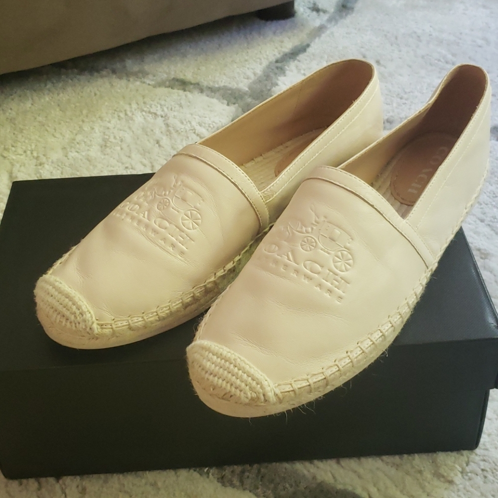 Coach flats